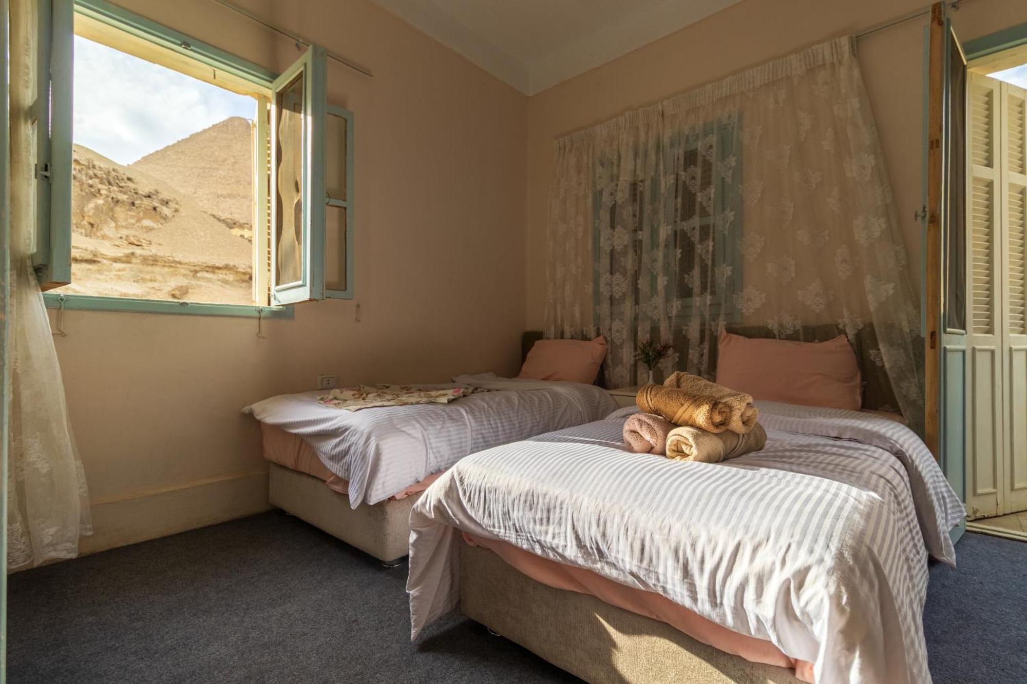 The Grand Pyramids View Hotel Kafrat al Jabal Quarto foto