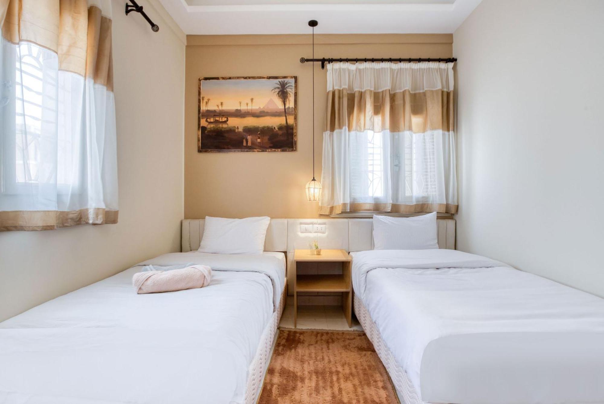 The Grand Pyramids View Hotel Kafrat al Jabal Quarto foto